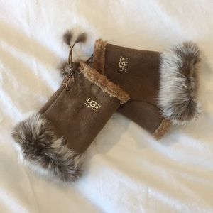 UGG MITTENS